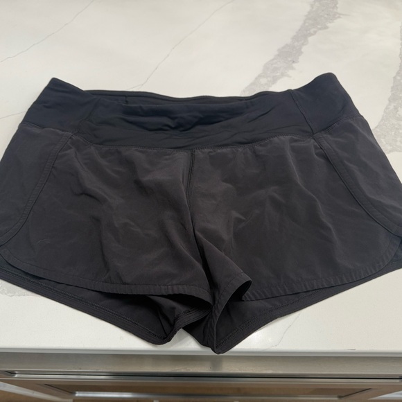 Lululemon Run Times Short II *4" size 10 - Picture 4 of 9